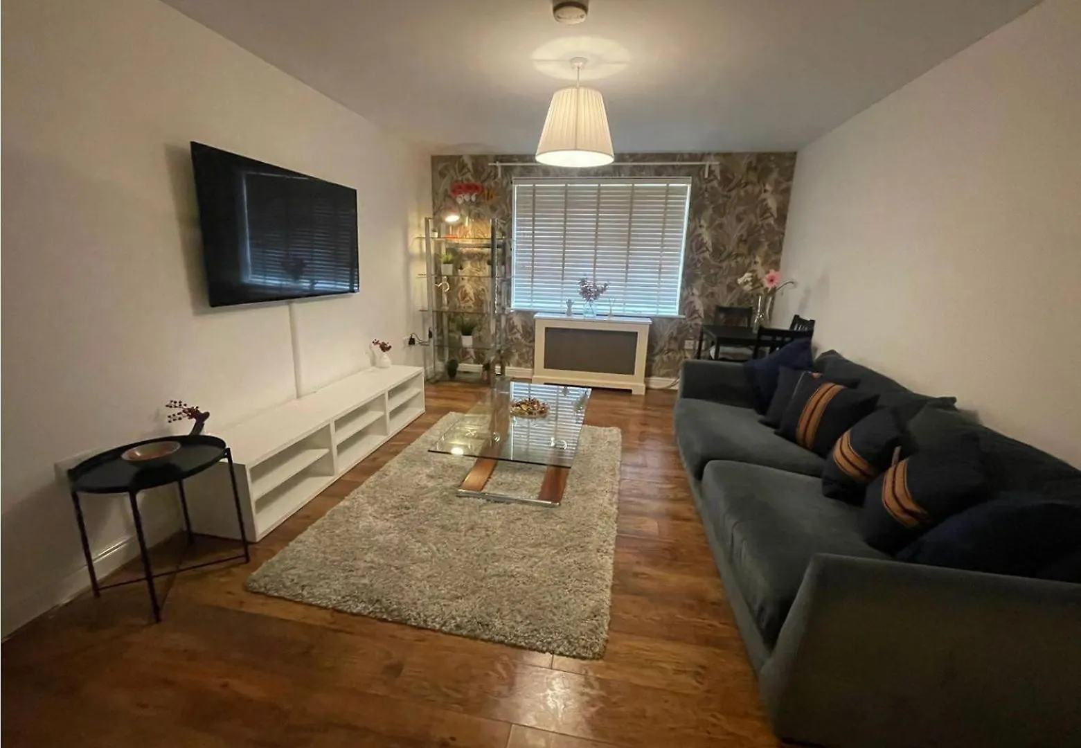 Woolwich 2Bedroom Apartment contacts